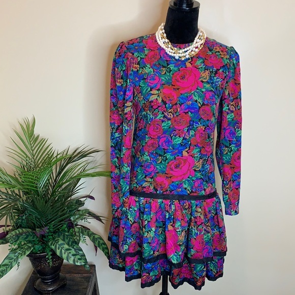 Vintage, retro silk 80’s dress - Picture 1 of 8